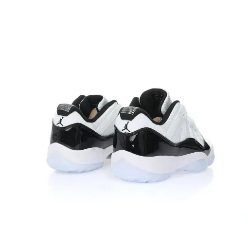 Nike Air Jordan 11 Retro Low”Concord”