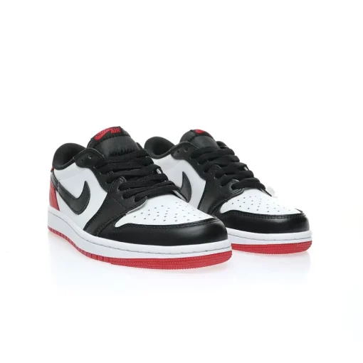 Nike Air Jordan 1 Retro Low OG”Black Toe”