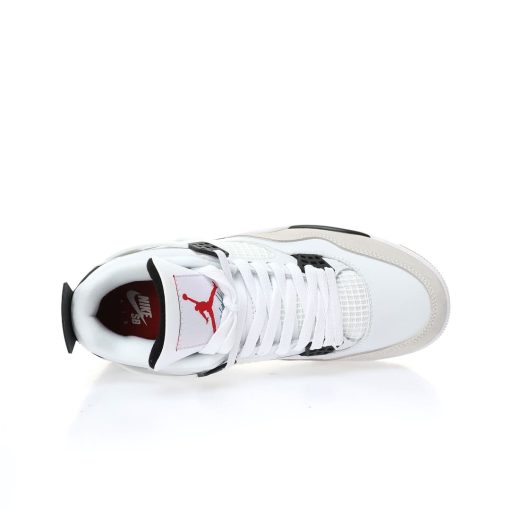 Nike SB x Air Jordan 4 Retro SP”Milk White/Black”