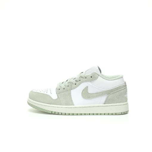 Nike Air Jordan 1 Low SE”Seafoam”