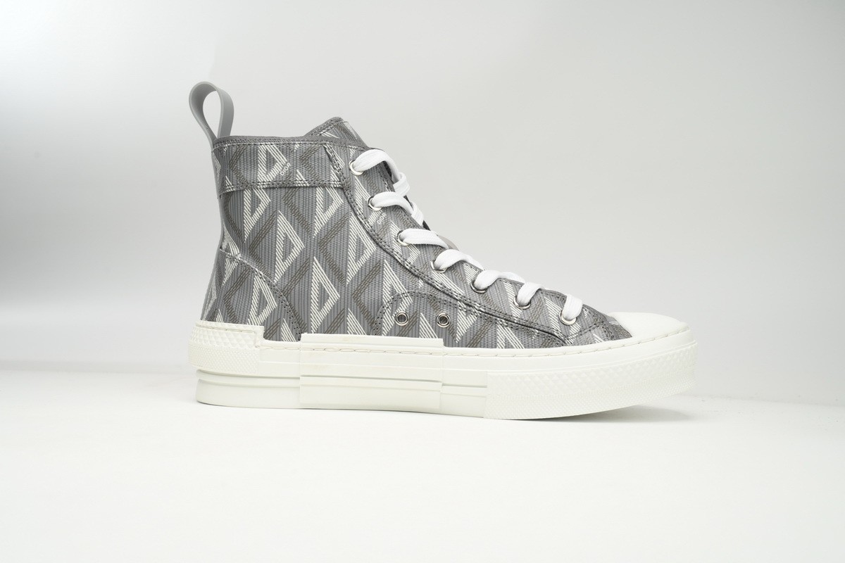 Oblique Grey Diamond